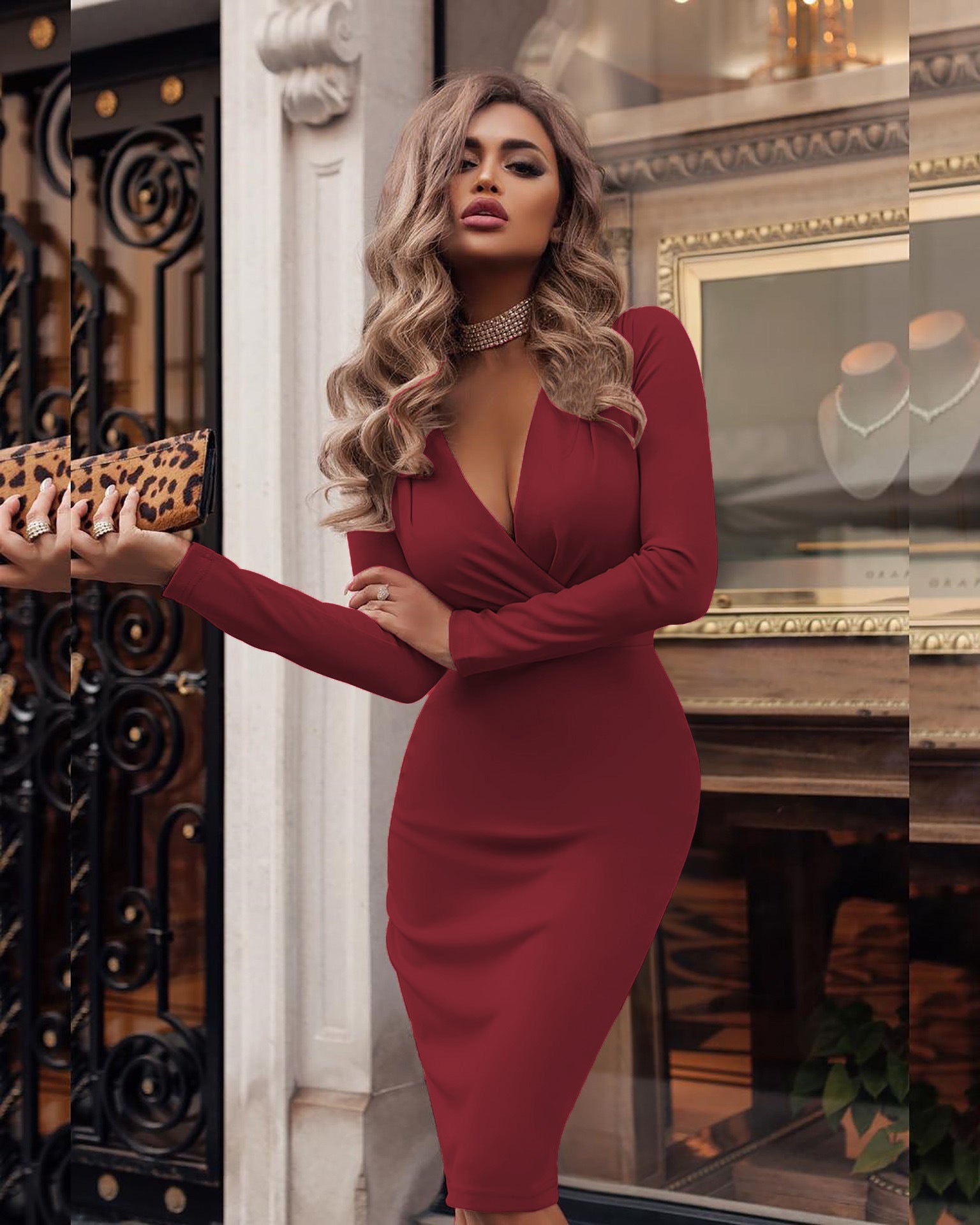 Pure color of the dress